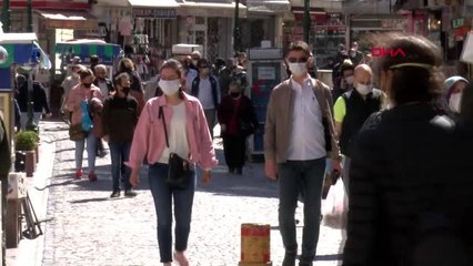 Eskişehir'de yasağa saatler kala sokaklar doldu