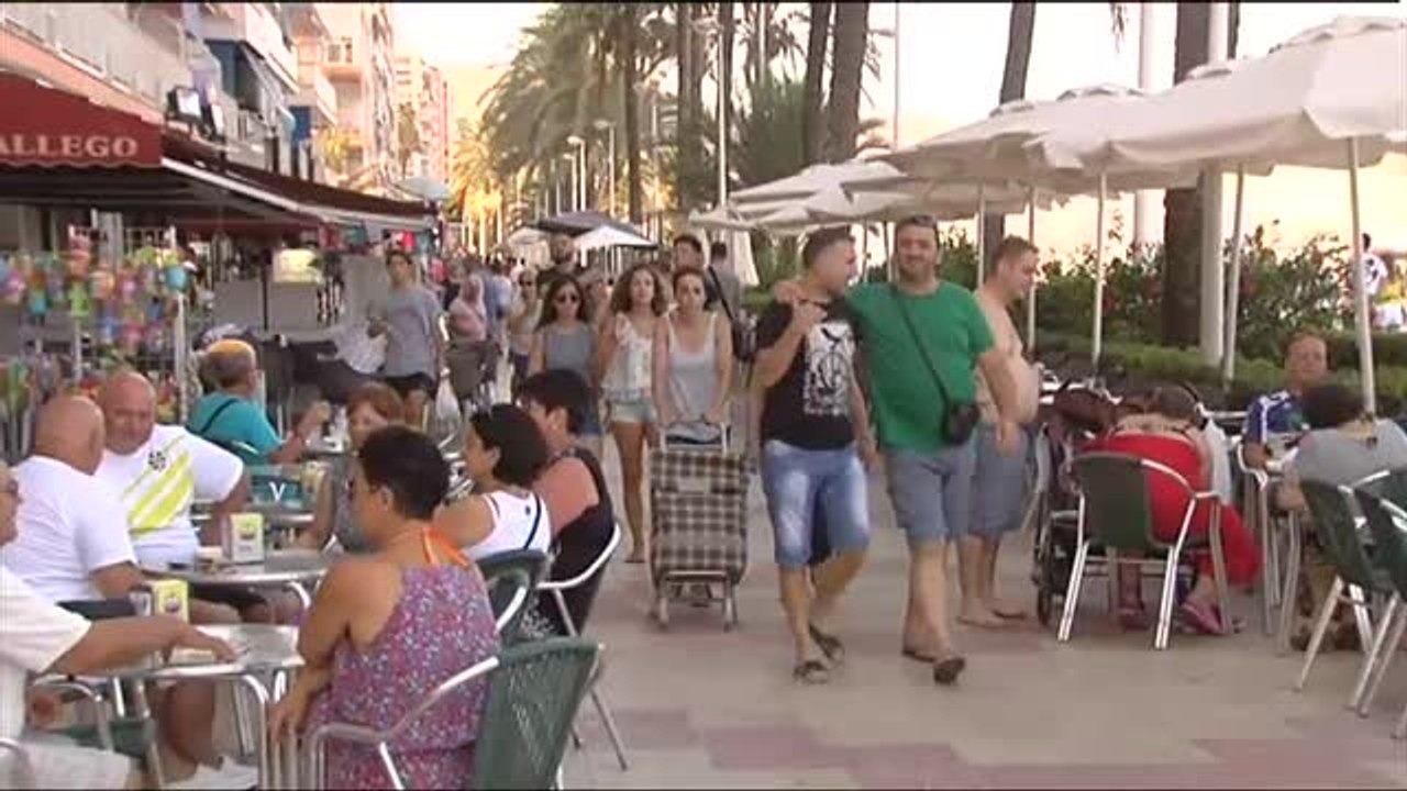 El sector turístico confía que el turismo nacional evite un verano catastrófico