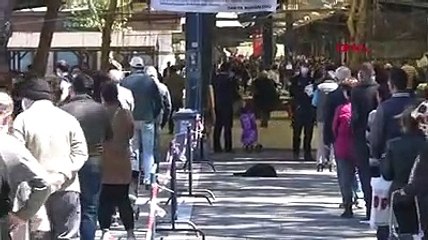 Çanakkale’de pazar yerinde uzun kuyruklar oluştu