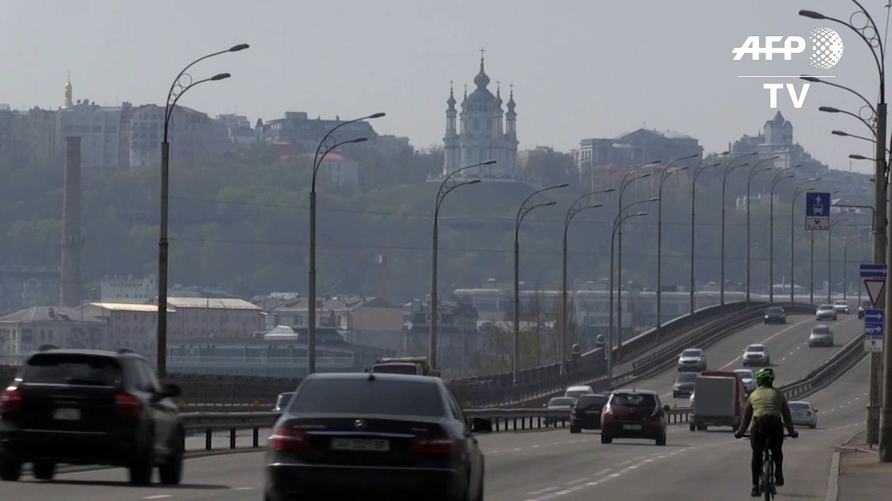 Waldbrand bei Tschernobyl hüllt Kiew in dichten Rauch