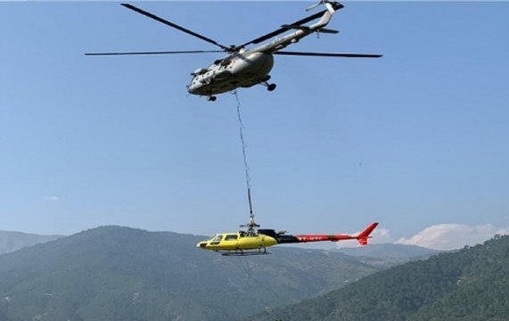 Watch: IAF Mi-17 V5 Helicopter Airlifts Private Aircraft In Kedarnath