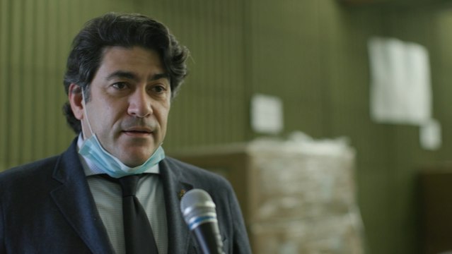 Entrega mascarillas, gafas y guantes a Policías Locales por parte de la CAM