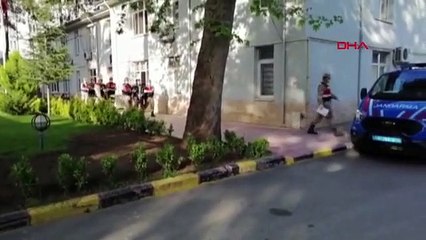 KAHRAMANMARAŞ Hafif ticari araçta 350 kilo çalıntı 'kablo' ele geçirildi: 3 gözaltı