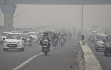 Delhiites struggle to breathe as thick smog engulfs national capital ahead of Diwali