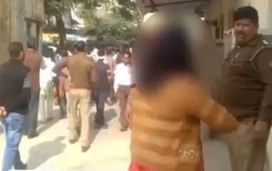 Uttar Pradesh: Woman vandalises Agra's Foundry Nagar's police choki