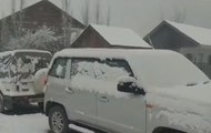 Heavy snowfall in parts of Srinagar