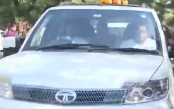 Congress leader Kamal Nath visits outgoing CM Shivraj Singh Chouhan