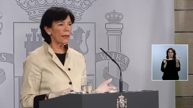 Isabel Celaá: No corresponde al Ministerio fijar el número de suspensos