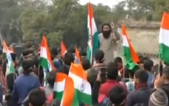 Bada Sawaal: Why did AMU not allowed 'Tiranga Yatra' inside campus?