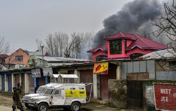 Army major among 4 soldiers killed in 16-hour-long Pulwama encounter