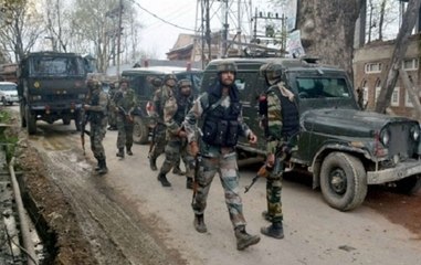 Télécharger la video: 8 CRPF jawans killed in Pulwama IED blast in Jammu and Kashmir