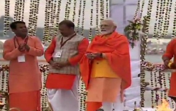 WATCH: PM Modi performs pooja, Ganga Aarti at Sangam ghat