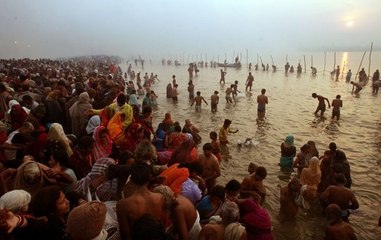 Kumbh Mela: Devotees take deep to observe Mauni Amavasya Shahi Snan