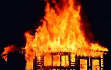 Fire breaks out at Surat’s slum, over 25 huts gutted