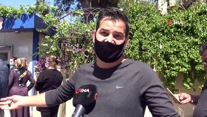 Adanalılar yasak öncesi market ve ekmek kulübelerine akın etti