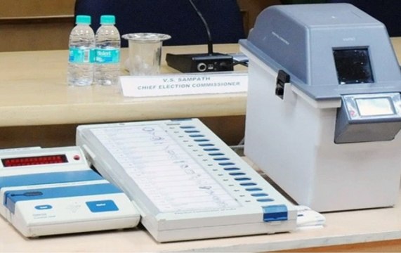 Lok Sabha polls 2019: Candidate photos on EVMs, VVPATs at all boothts