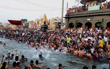 Mahashivratri: People throng at Kumbh mela for last Shahi Snan
