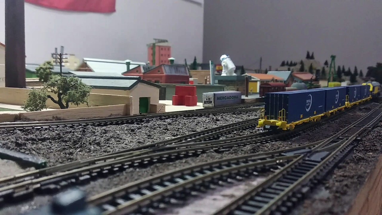 Renfe serie 340 o 4000. #modelismoferroviario #ferromodelismo