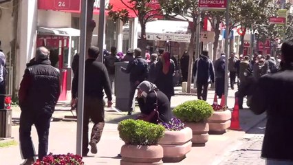 Banka önündeki sıra tartışmasını polis bitirdi