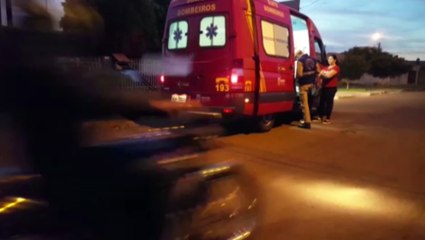 Duas pessoas ficam feridas após sofrerem queda de dois metros de altura