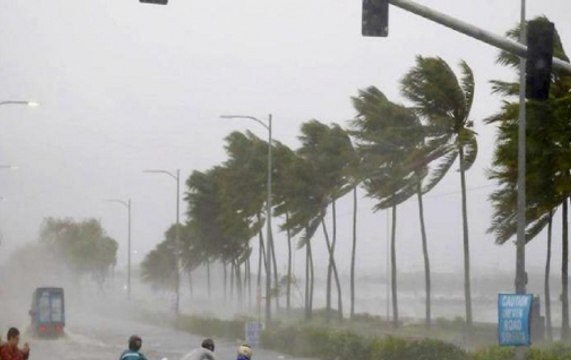 NN Ground Report: Cyclone Fani makes landfall in Odisha's Puri