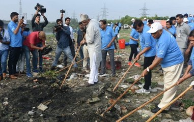 Watch: Jal Shakti Minister Gajendra Singh cleans Yamuna Ghat in Delhi