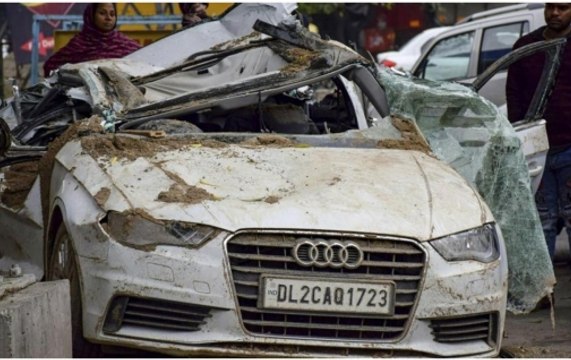 10 dead, 10 injured in road accident on Aligarh-Agra highway