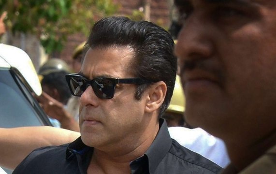 Eid Mubarak: Salman Khan's fans wait for him outside his residence