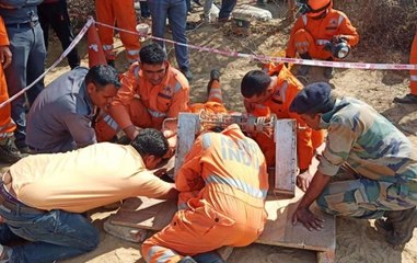 Download Video: Punjab: Two-year-old boy falls into borewell, rescue operations on