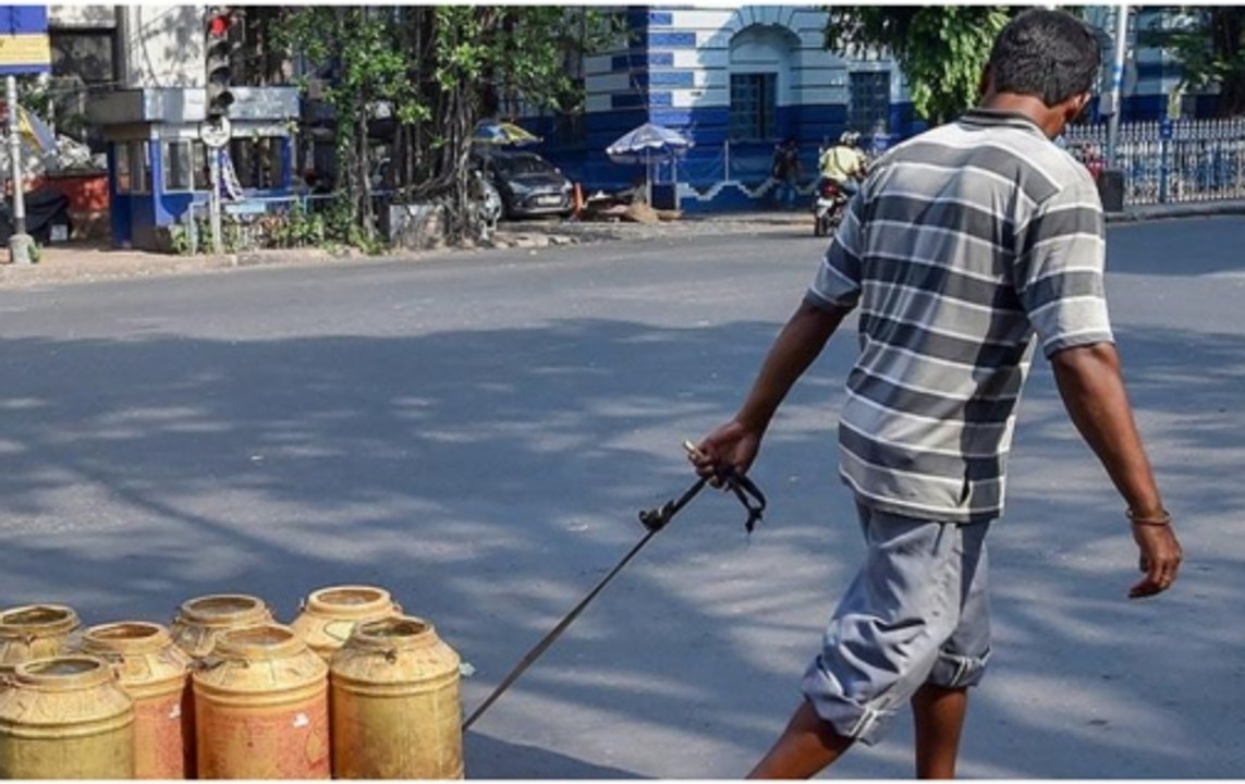 Viral Video: Mumbai Idli vendor uses toilet water to prepare food