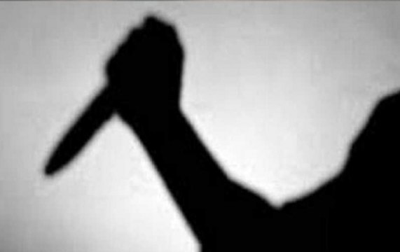 Jilted lover stabs girl 9-time in Delhi, locals thrash accused