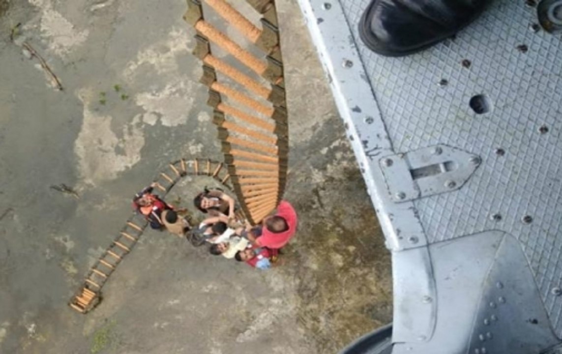 Flood: IAF chopper airlifts 9 people stranded in Kalyan