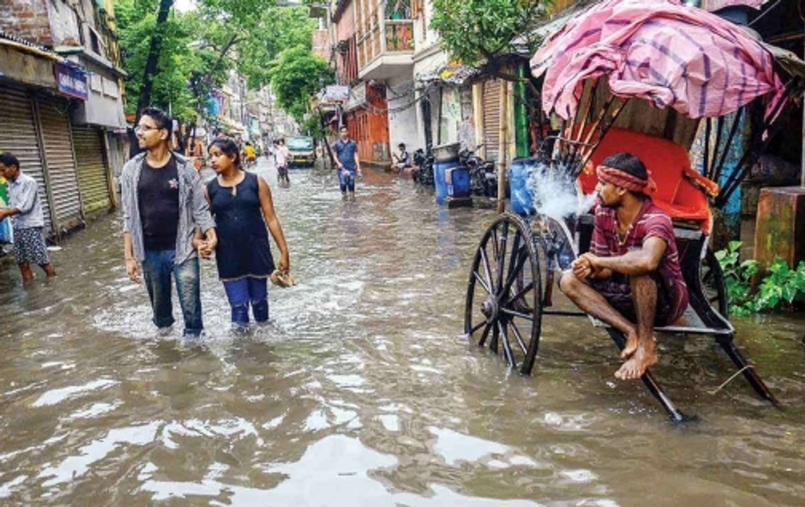 Flooded hospitals to waterlogging: Rains disrupt normal life in Bihar