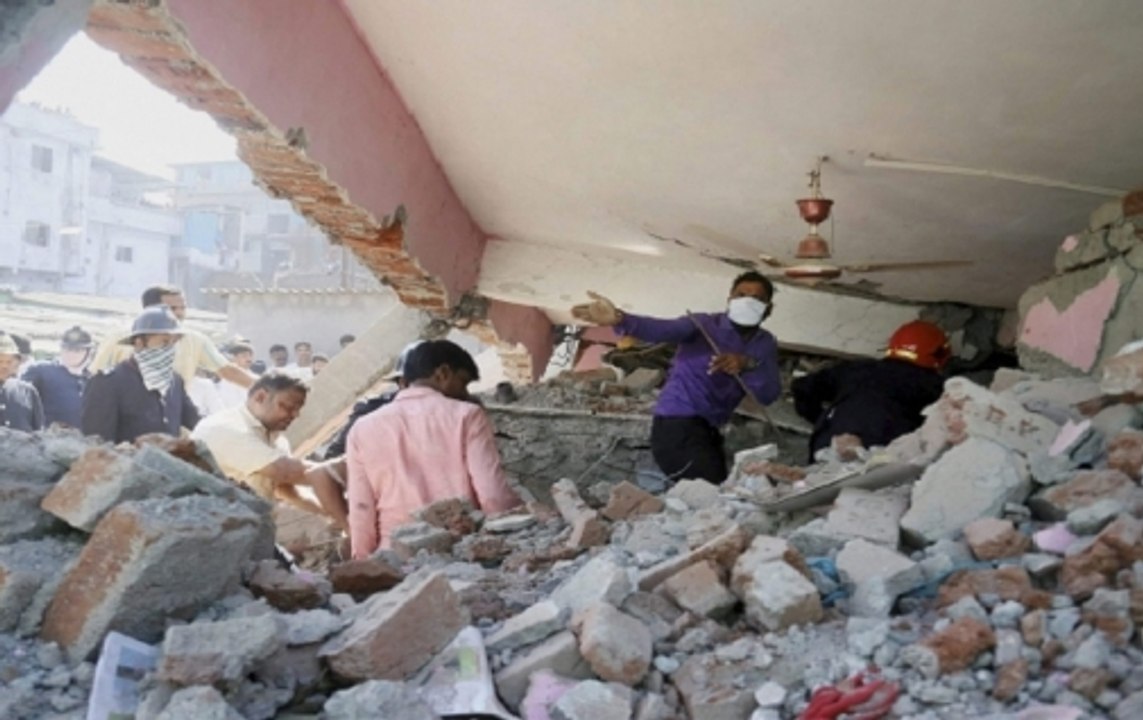 1 dead, 2 injured as four-storey building collapses in  Bhiwandi