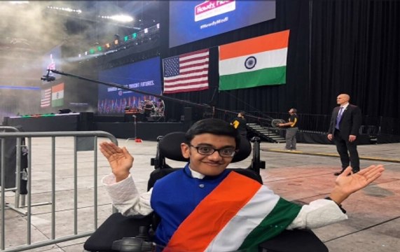 16-Year-Old Sparsh Shah Sings National Anthem At 'Howdy, Modi' Event