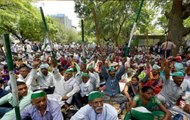 UP Farmers Embark On March From Noida To Delhi Over Loan Waiver