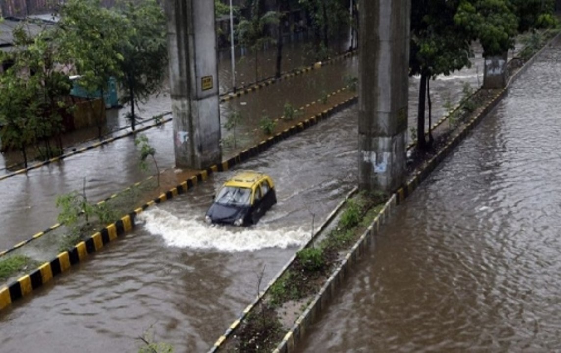 Mumbai: IMD Predicts Heavy To Very Heavy Rainfall Today