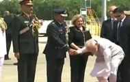 PM Modi Wins Hearts With 'Swachh America' Gesture In Houston