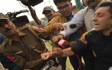 Tehseen Poonawalla Detained During Protest Against Sadhvi Pragya's Remarks 🛑