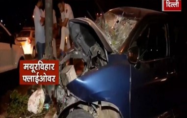 Car Collides With Street Light On Yamuna Vihar Flyover, Three Injured