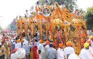 Guru Nanak Jayanti: Devotees Celebrate 550th Prakash Purab Celebration