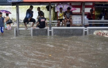 Download Video: Heavy Rain Lashes Mumbai, IMD Issues Orange Alert