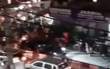 Khalnayak: Speeding Car Mows Down group of Pedestrians in Delhi