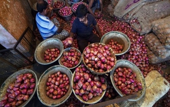 Political Parties Blame Each Other Over Soaring Onion Prices
