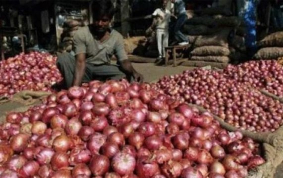 Skyrocketing Onion Prices Continue To Burn A Hole In Consumers’ Pocket