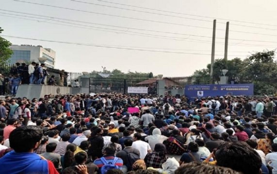 JNU Students Stage Protest Outside Campus: Here’re Updates