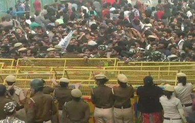 JNU Students Protest Over Fee Hike, Clash With Police