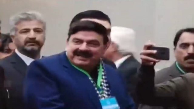 Pakistan Supreme Court Grills Sheikh Rasheed Over Railways Losses