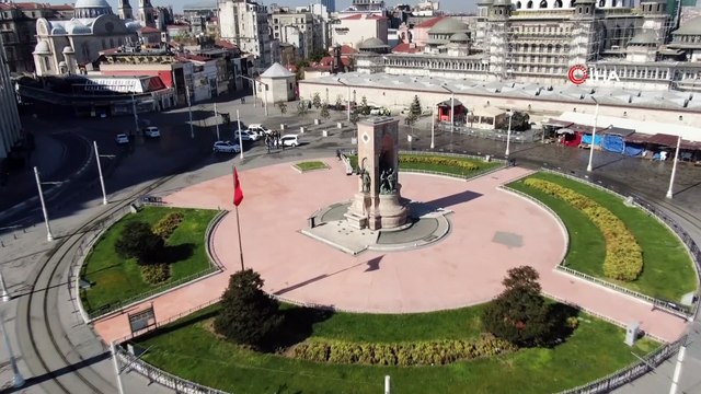 Tarihi Taksim Meydanı ve İstiklal Caddesi'nde sessizlik hakim