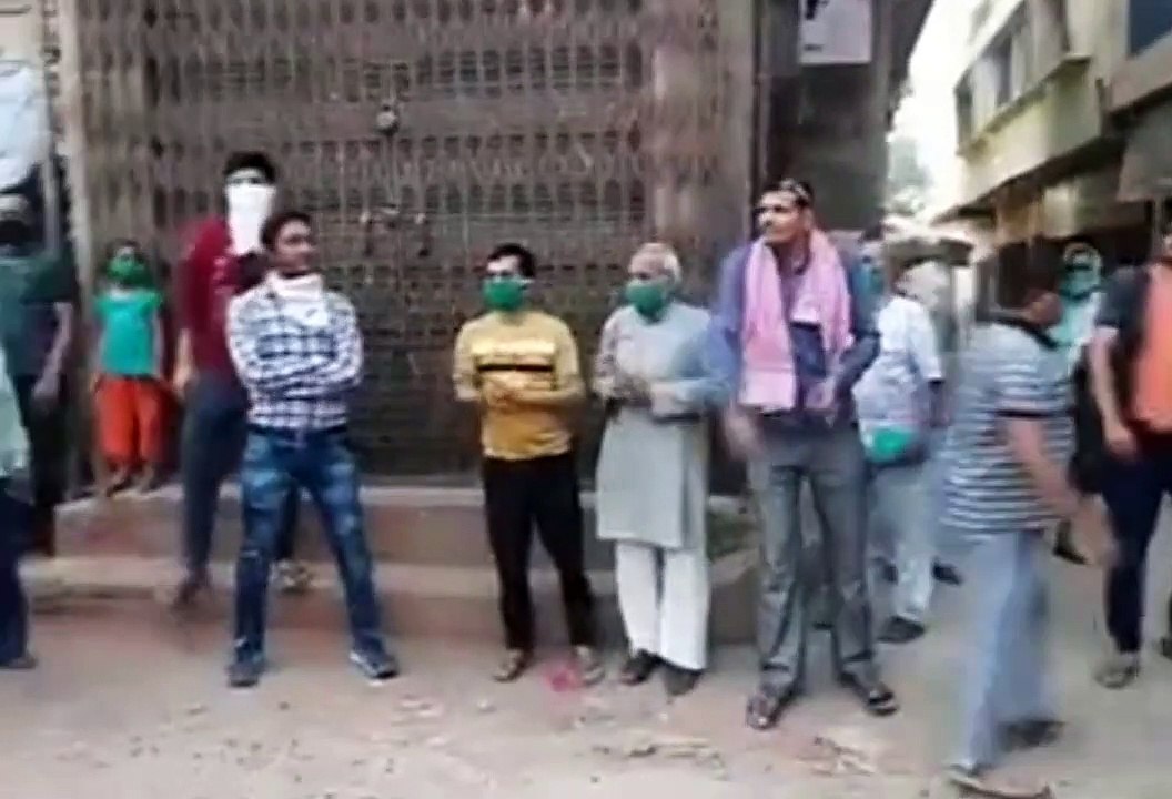 इटावा: ग्राम आहेरिपुर में जनता ने बकेबर पुलिस क...
